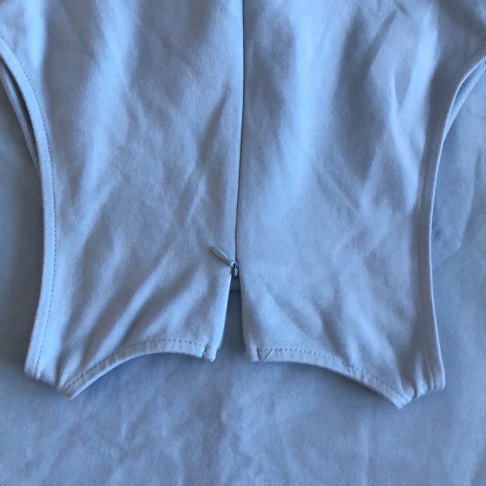 Form fitting dress - Picture 2 of 4